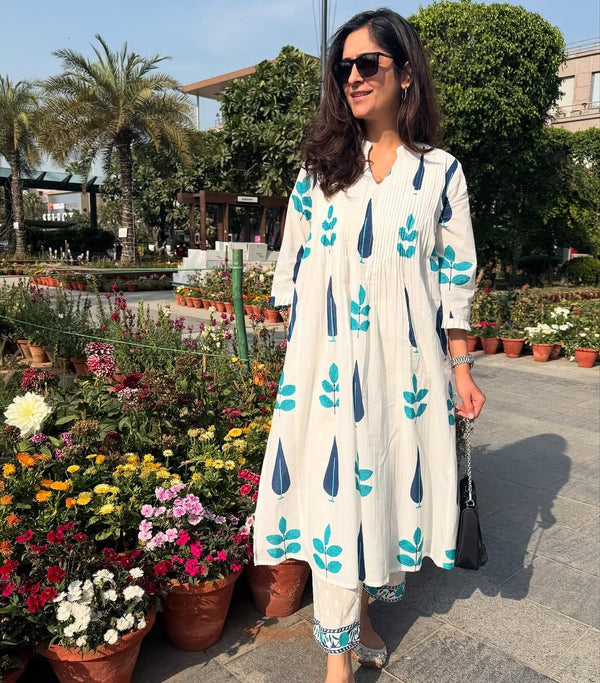KAYRA Nature Bloom Kurta Set